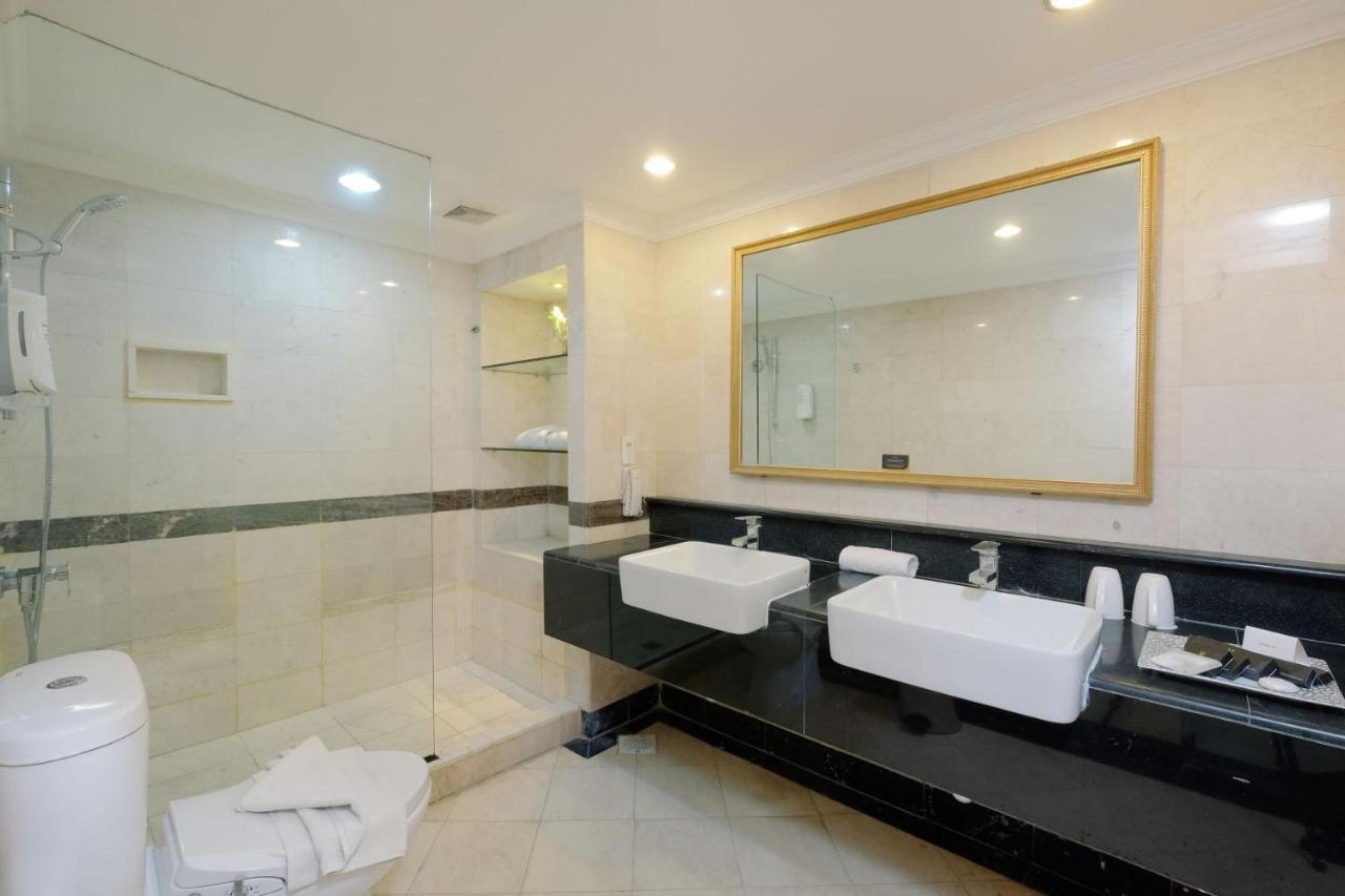 Metro Park View Hotel Kota Lama Semarang Exterior photo