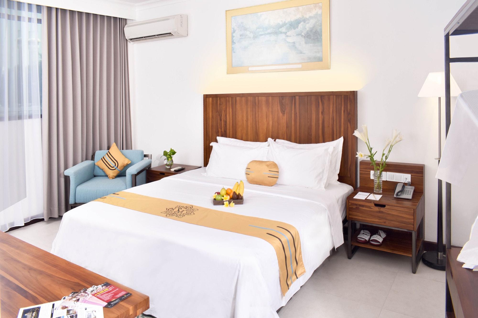Metro Park View Hotel Kota Lama Semarang Exterior photo