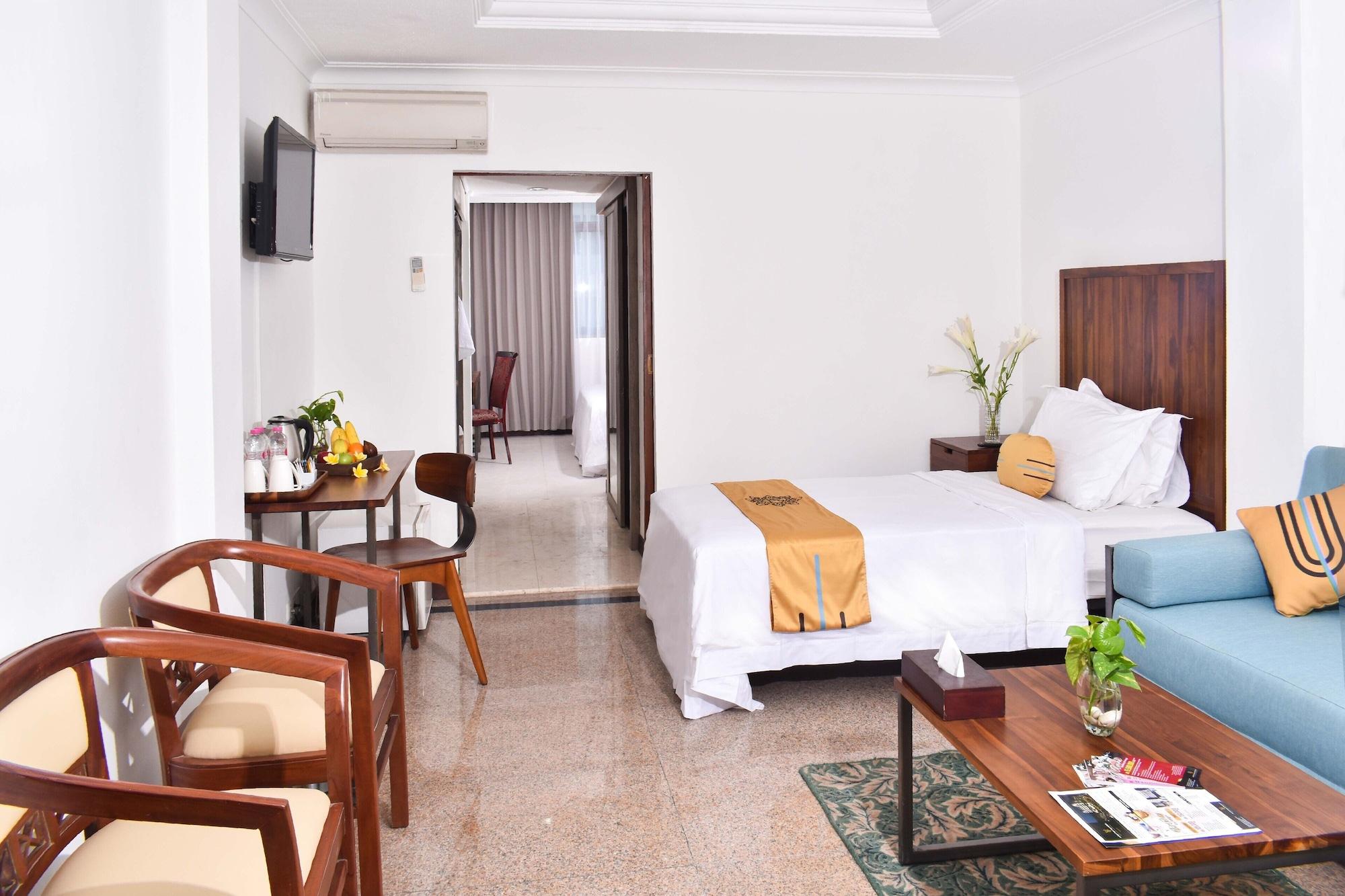 Metro Park View Hotel Kota Lama Semarang Exterior photo