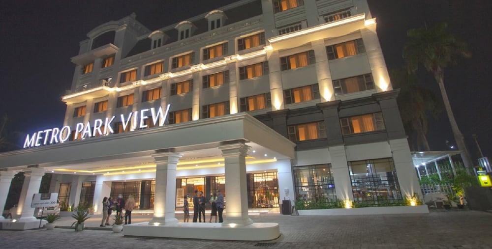Metro Park View Hotel Kota Lama Semarang Exterior photo