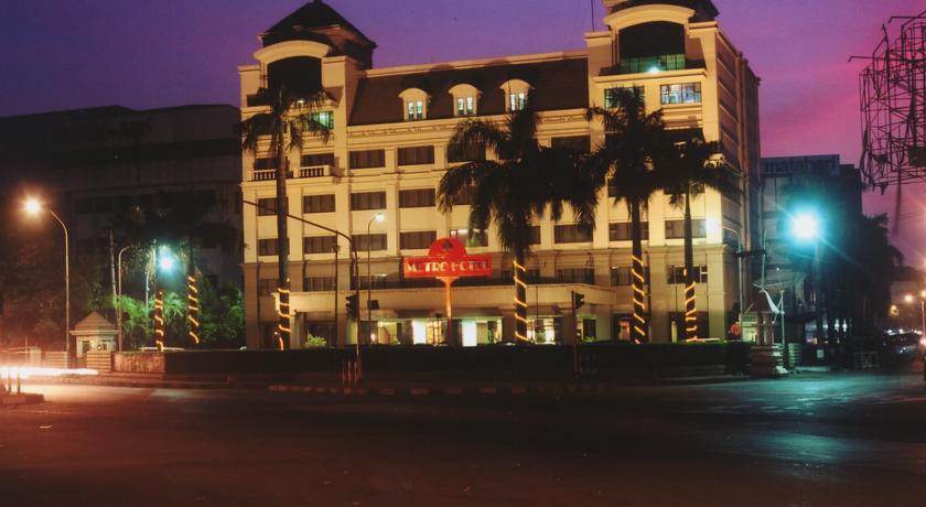 Metro Park View Hotel Kota Lama Semarang Exterior photo