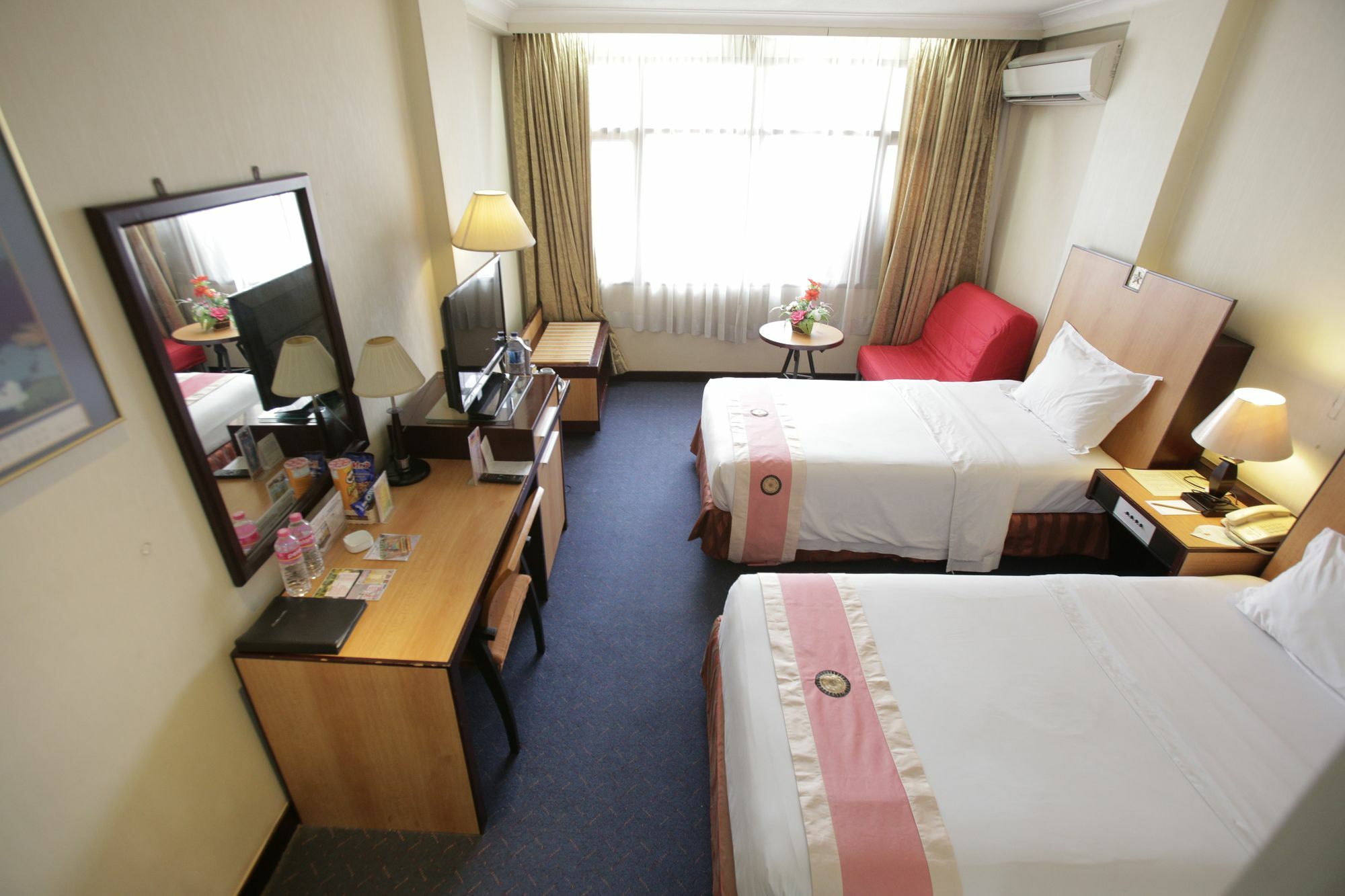 Metro Park View Hotel Kota Lama Semarang Exterior photo