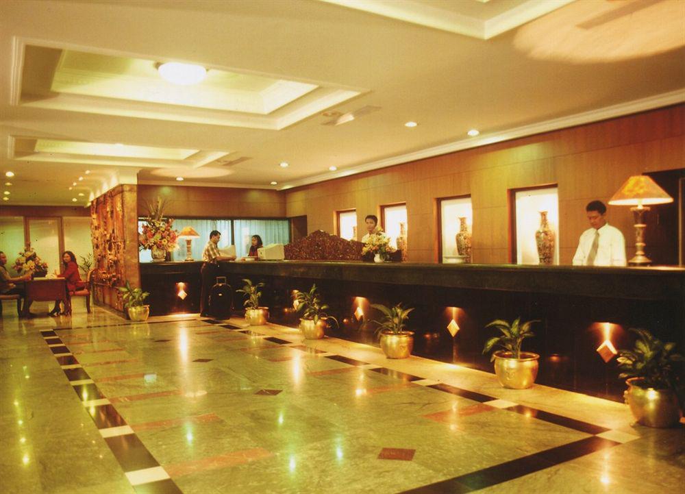 Metro Park View Hotel Kota Lama Semarang Exterior photo